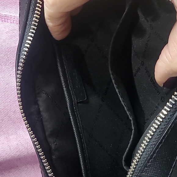 Michael Kors Jet set black crossbody bag - Picture 4 of 4